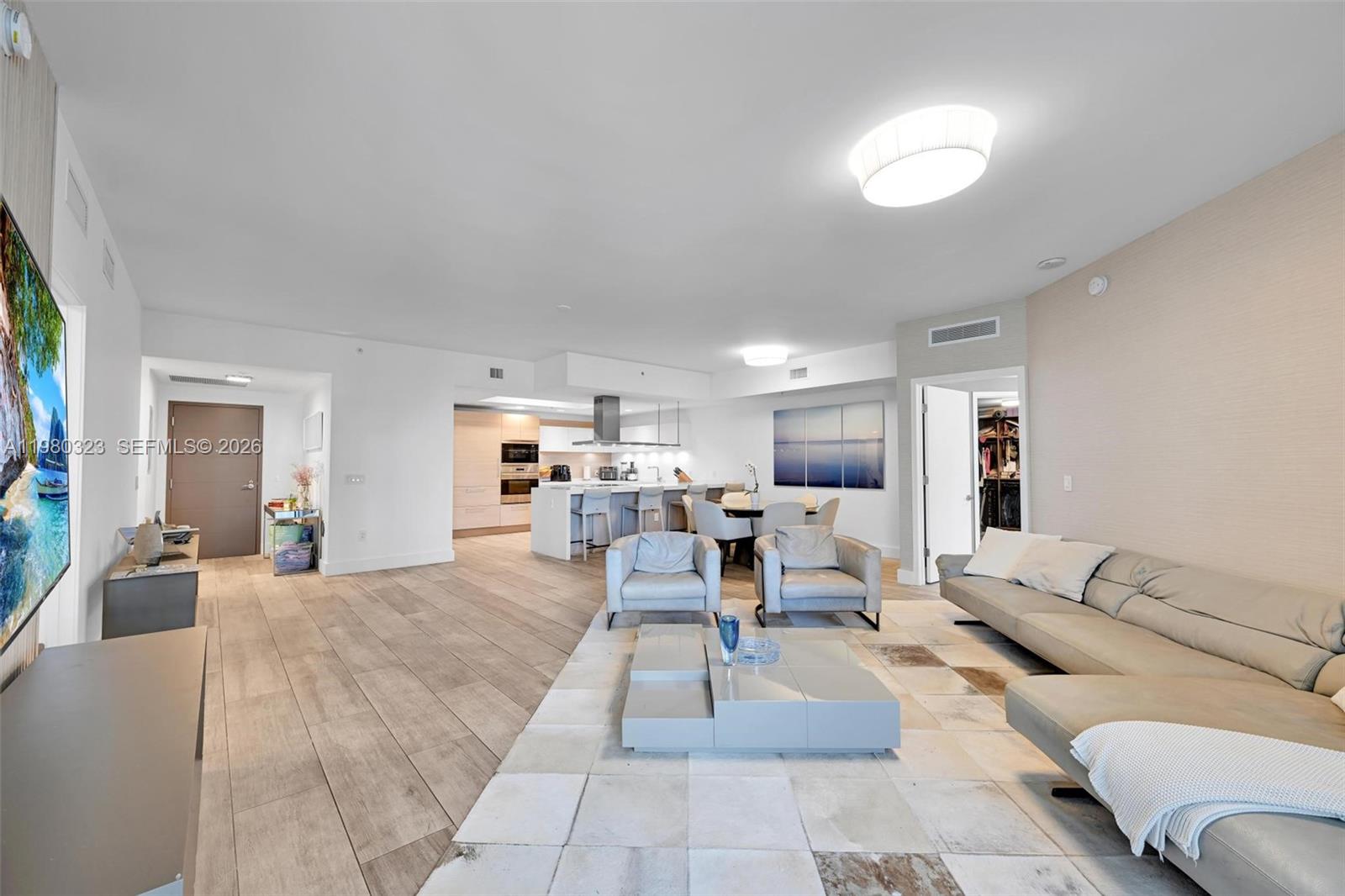 17111 Biscayne Blvd 207