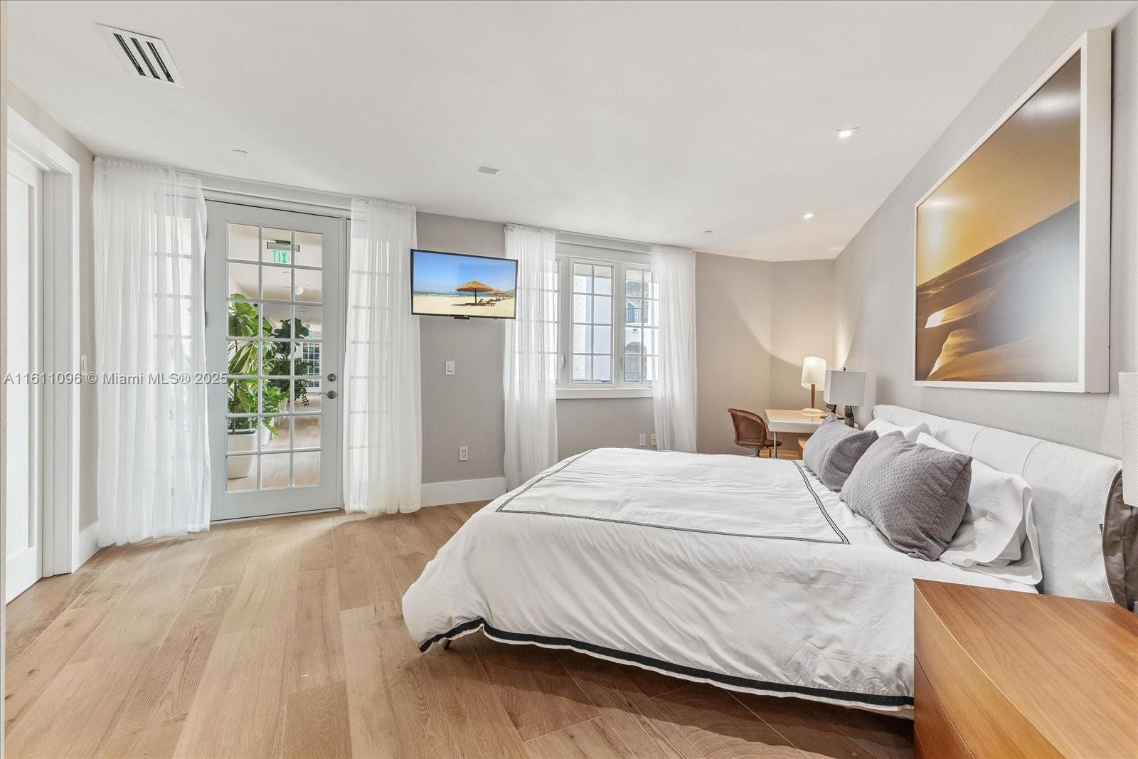 OCEANSIDE @ FISHER ISL CO - Residential