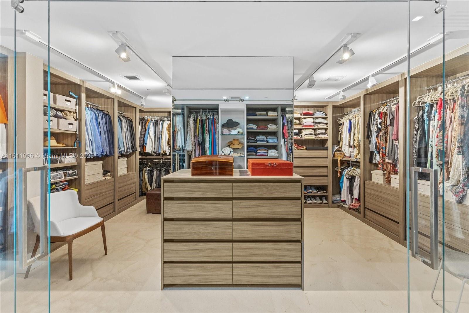 OCEANSIDE @ FISHER ISL CO - Residential