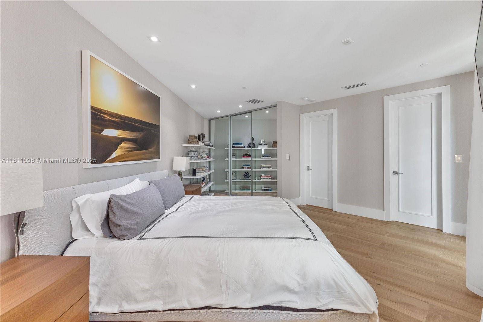 OCEANSIDE @ FISHER ISL CO - Residential