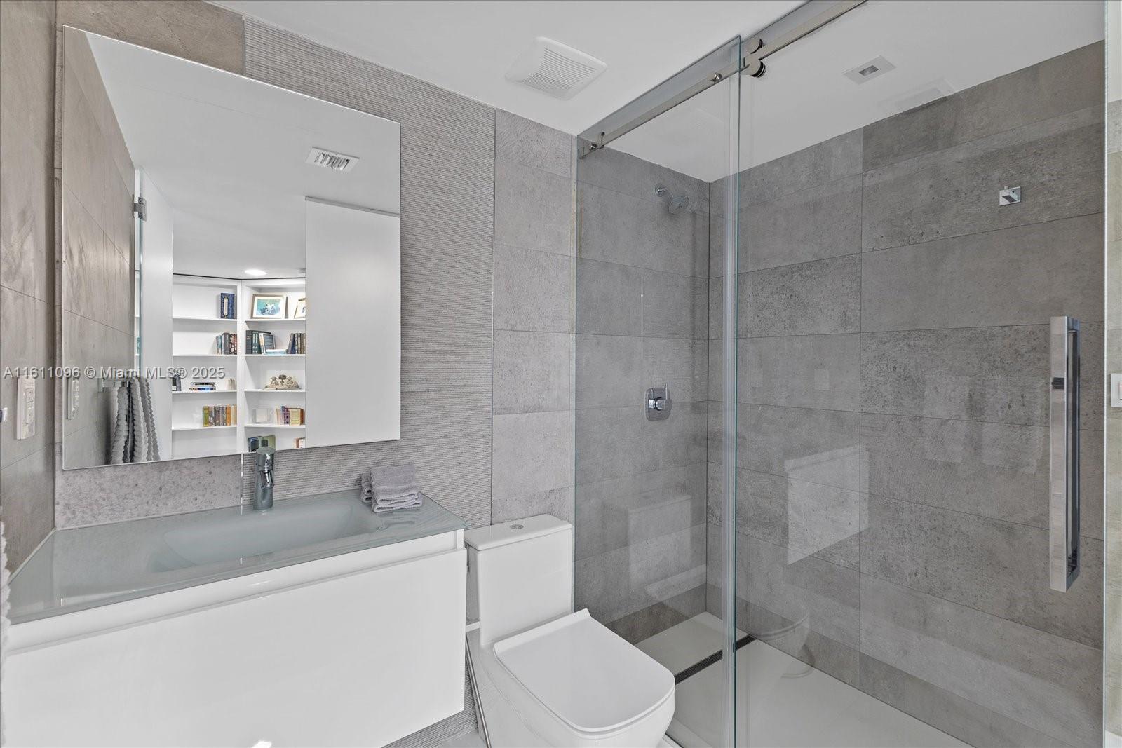 OCEANSIDE @ FISHER ISL CO - Residential