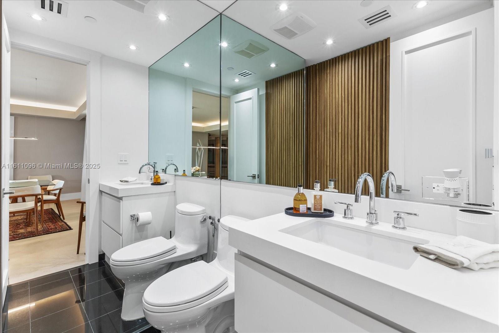 OCEANSIDE @ FISHER ISL CO - Residential