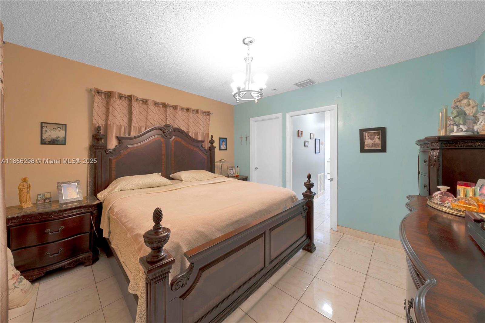 HIALEAH 3RD ADDN - Residential Lease