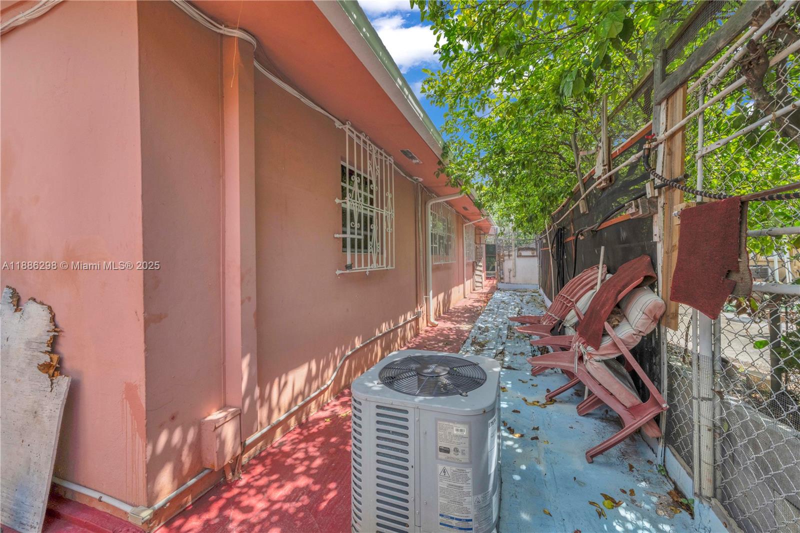 HIALEAH 3RD ADDN - Residential Lease