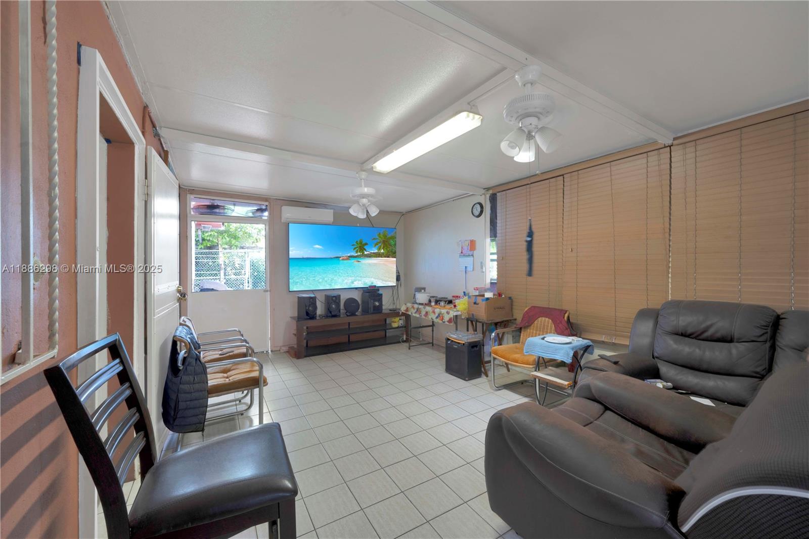 HIALEAH 3RD ADDN - Residential Lease