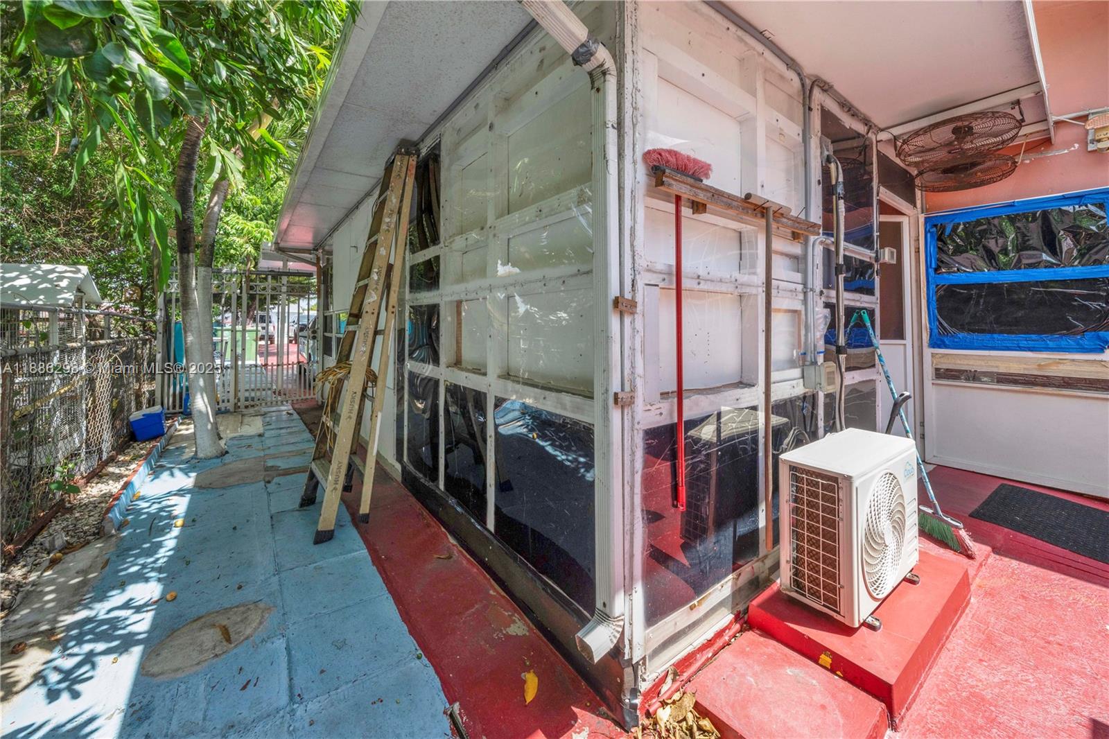 HIALEAH 3RD ADDN - Residential Lease