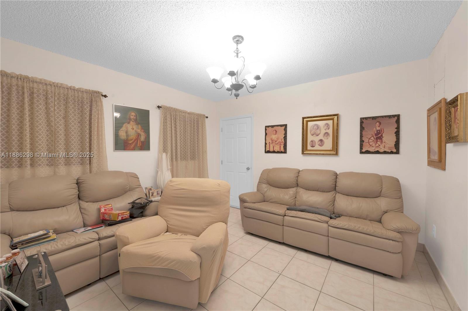 HIALEAH 3RD ADDN - Residential Lease
