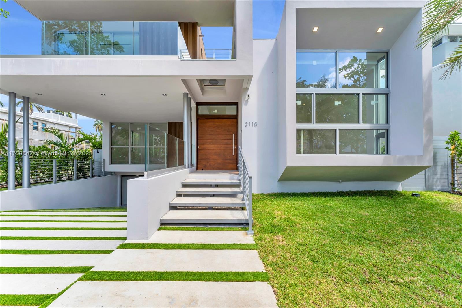 2110 S Miami Ave, Miami, Broward County, Florida - 5 Bedrooms  
6 Bathrooms - 