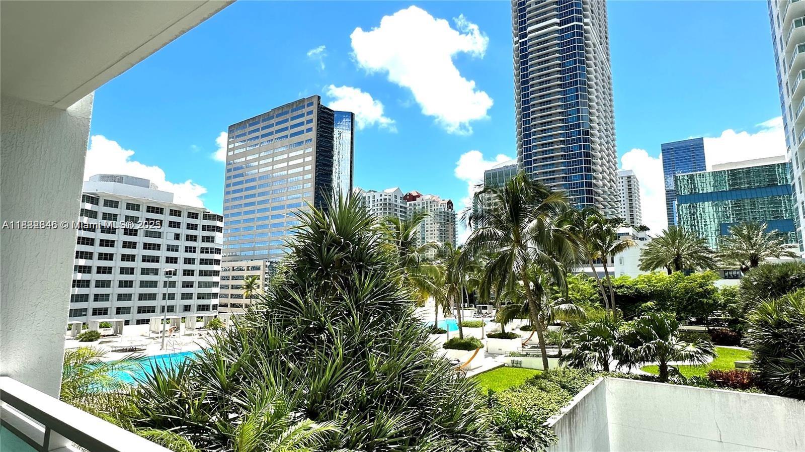 THE PLAZA 851 BRICKELL CO - Residential