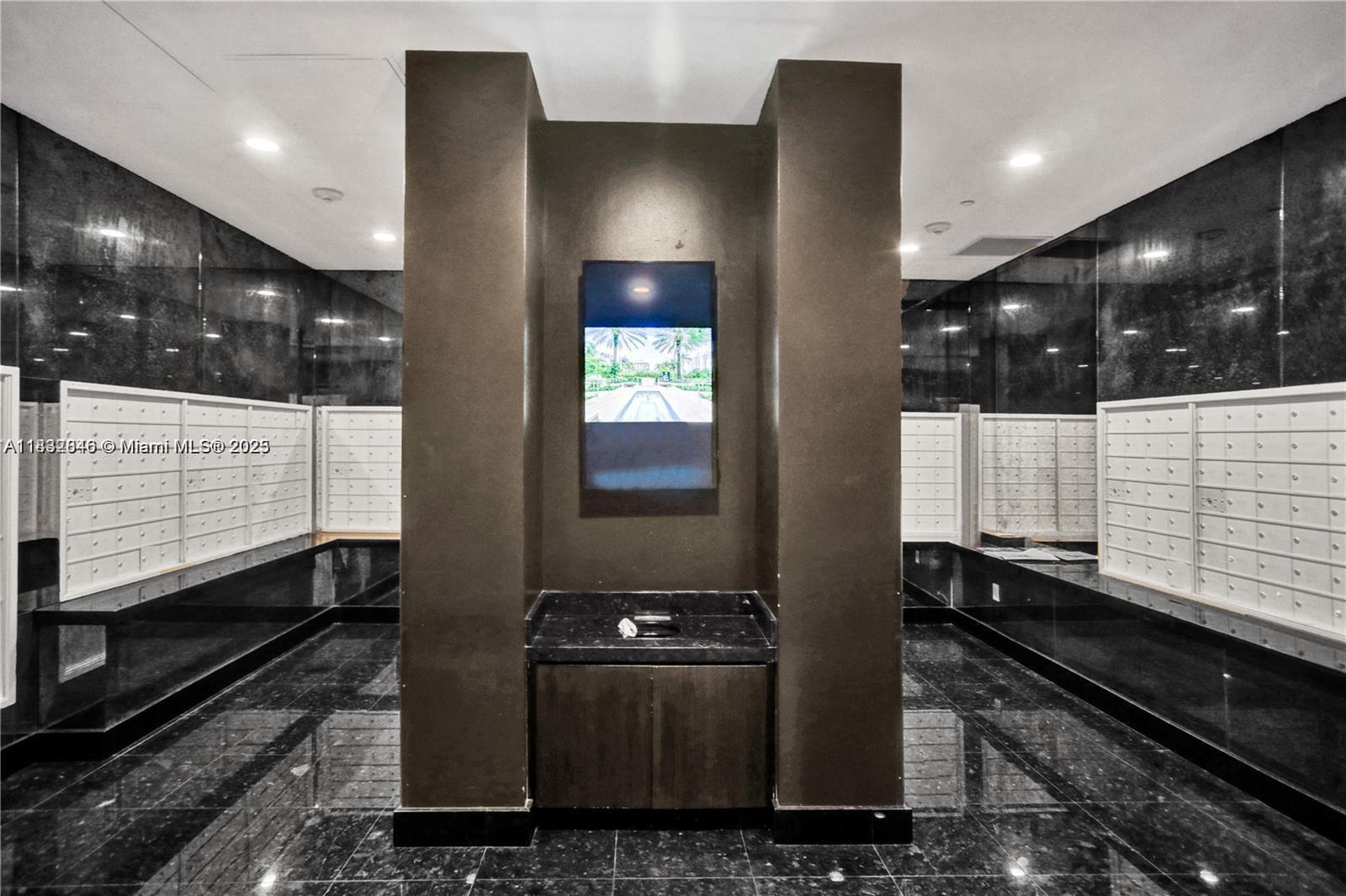 THE PLAZA 851 BRICKELL CO - Residential