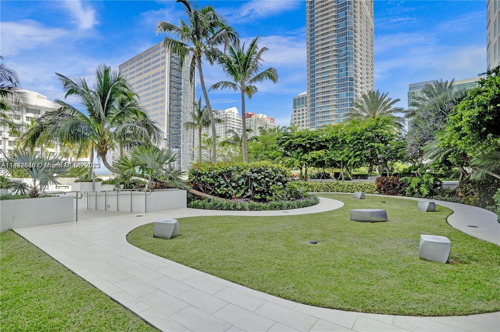 THE PLAZA 851 BRICKELL CO - Residential