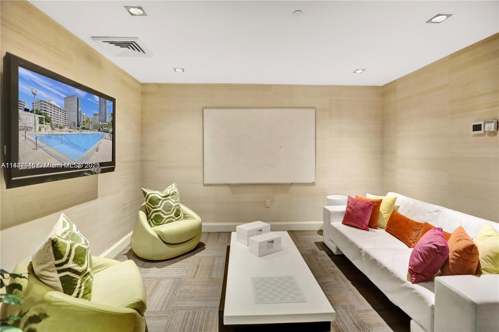 THE PLAZA 851 BRICKELL CO - Residential