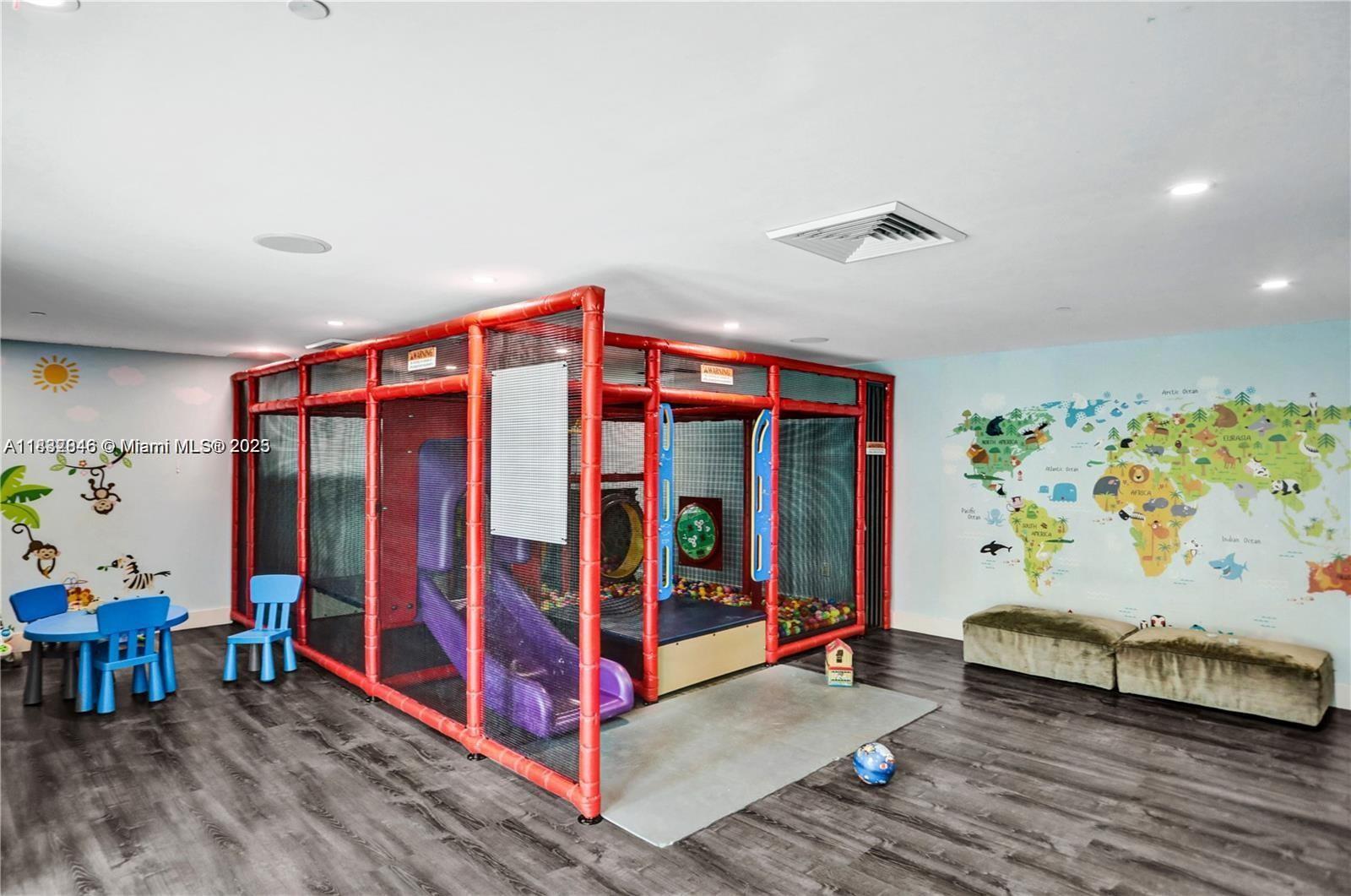 THE PLAZA 851 BRICKELL CO - Residential