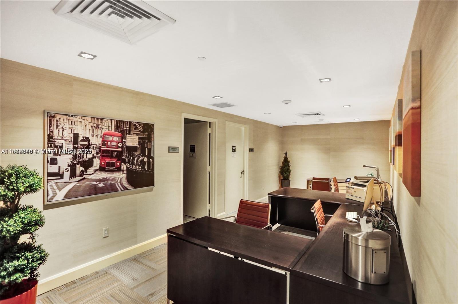 THE PLAZA 851 BRICKELL CO - Residential