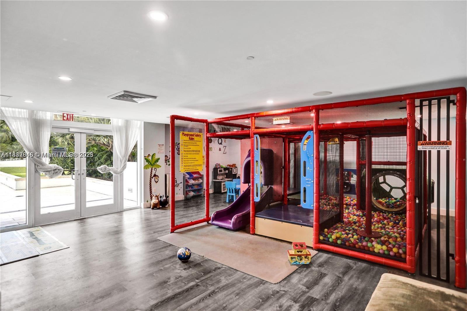 THE PLAZA 851 BRICKELL CO - Residential