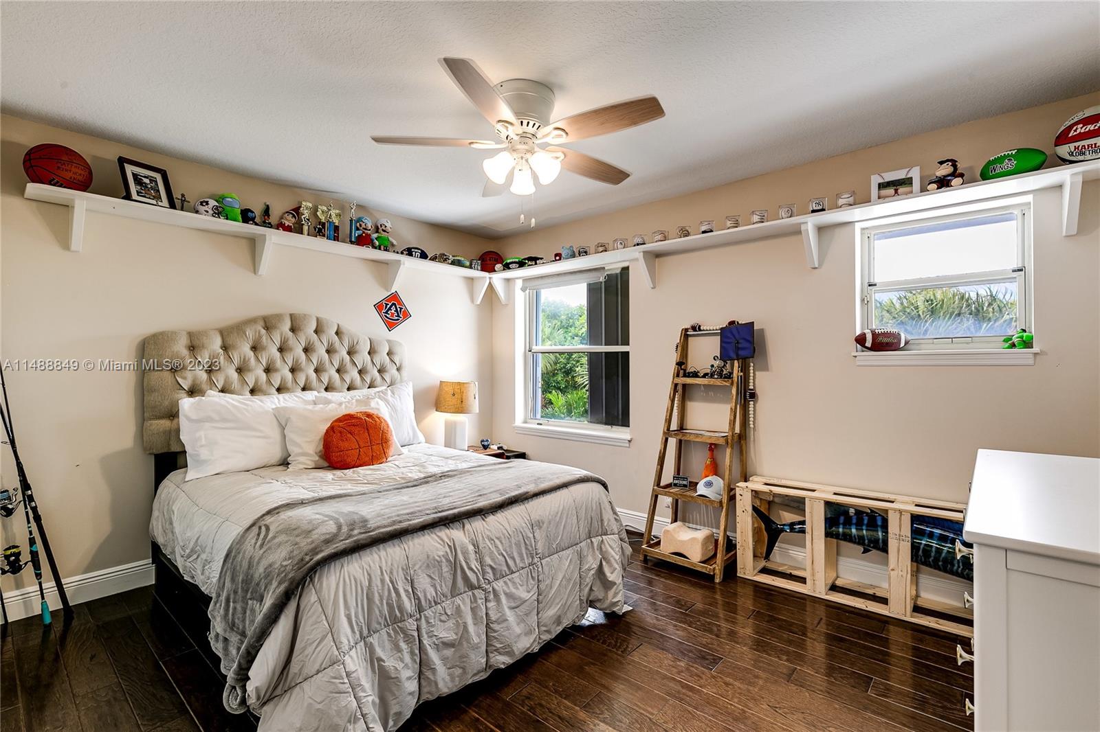 KEY WEST VILLAGE - Residential