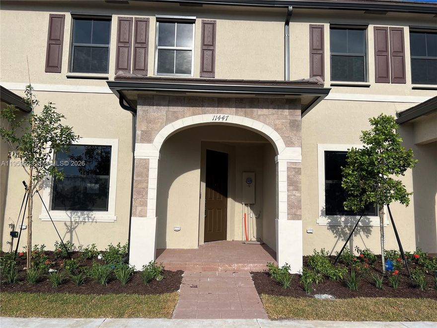 Beautiful villa at Aquabella North, easy access to the major highways, excellent Miami Lakes schools district, gated and wonderful community with two club houses.