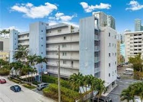 677 NE 24th St 406 Miami FL 33137