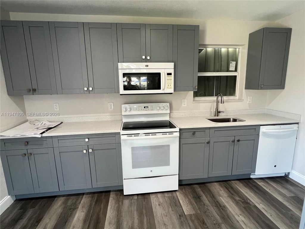 Photo of 2837 NW 8th St #2837, Fort Lauderdale, FL 33311 (MLS # A11947100)