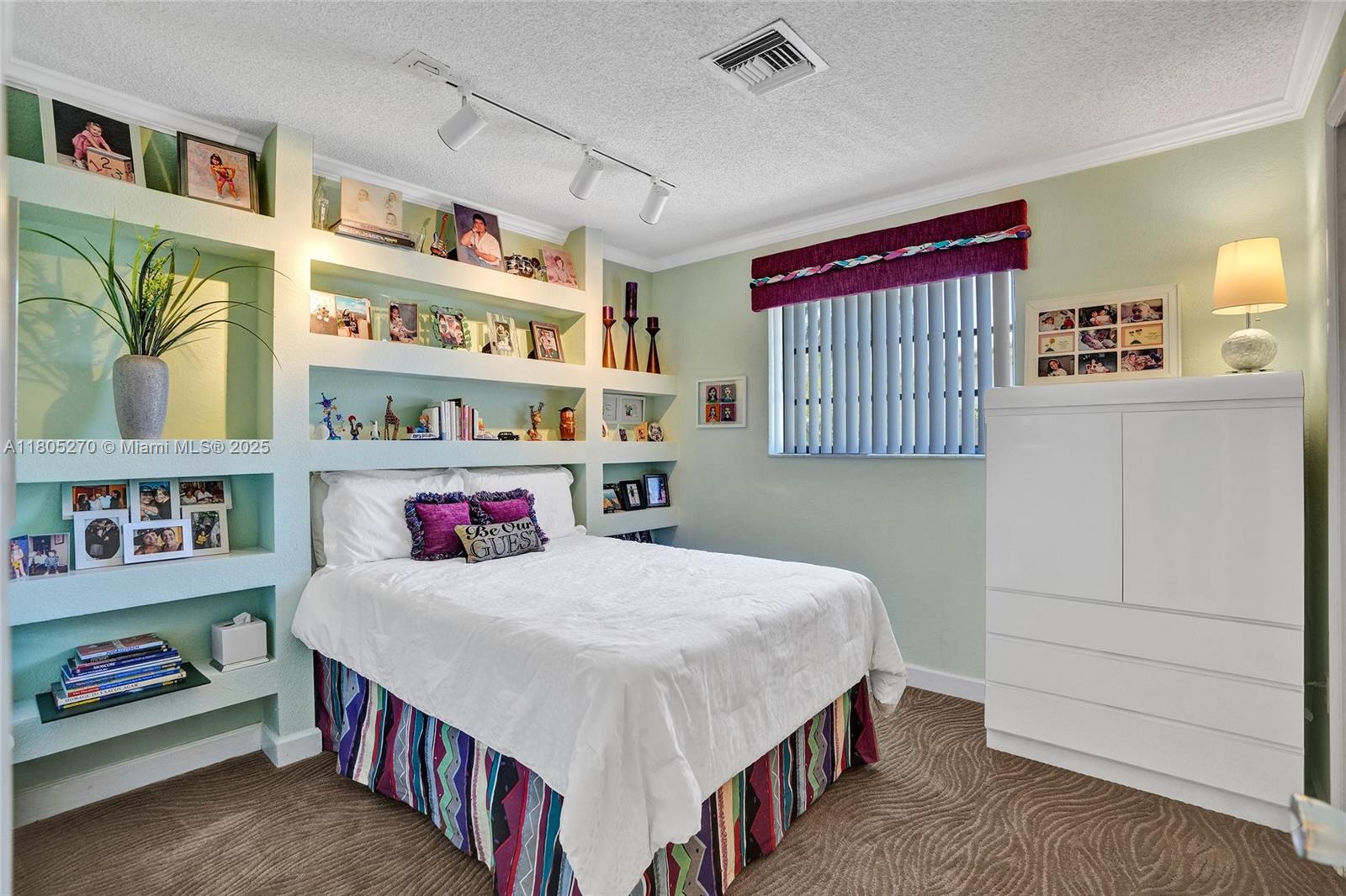 HIGHLAND LAKES SEC 2 - Residential