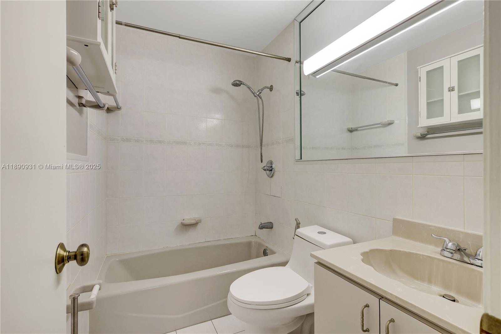 2ND AMEND TO HALF MOON VI - Residential