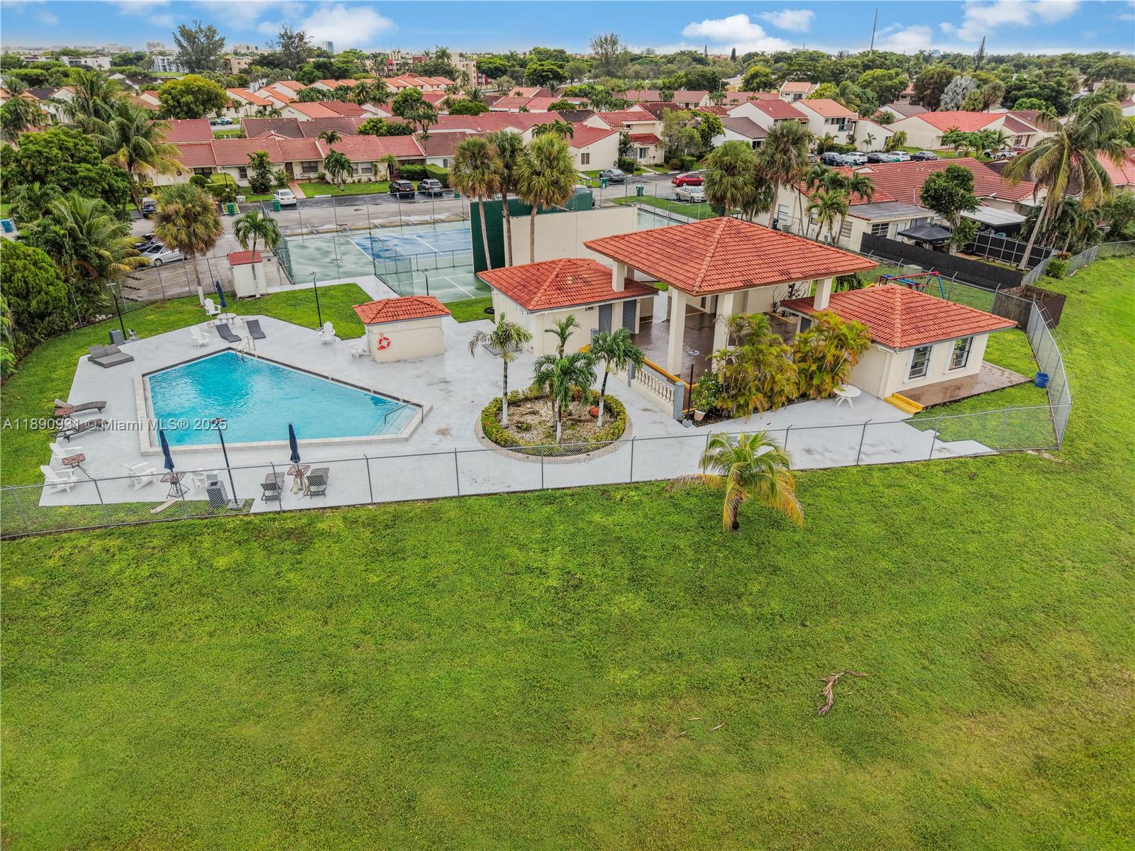 2ND AMEND TO HALF MOON VI - Residential