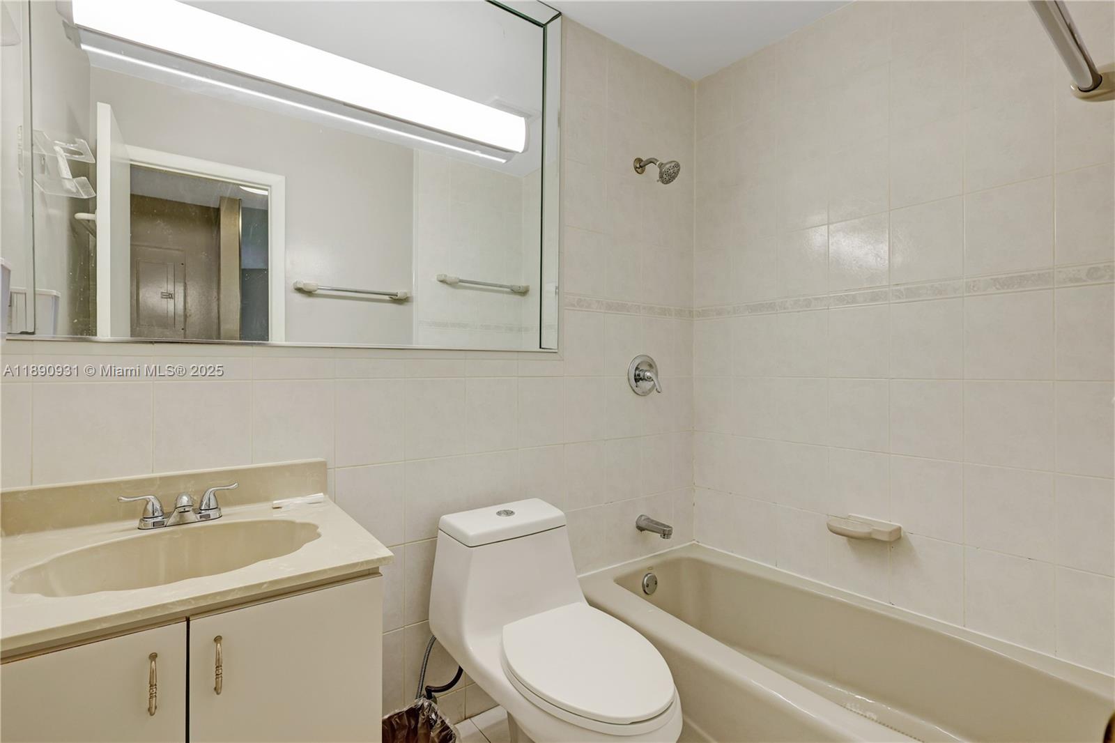 2ND AMEND TO HALF MOON VI - Residential