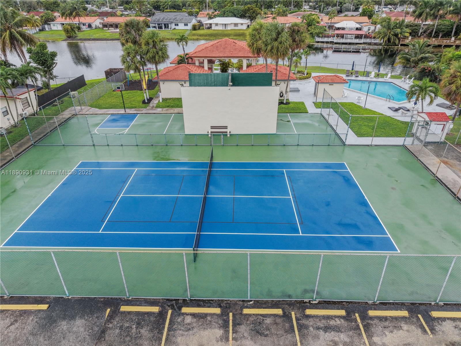 2ND AMEND TO HALF MOON VI - Residential