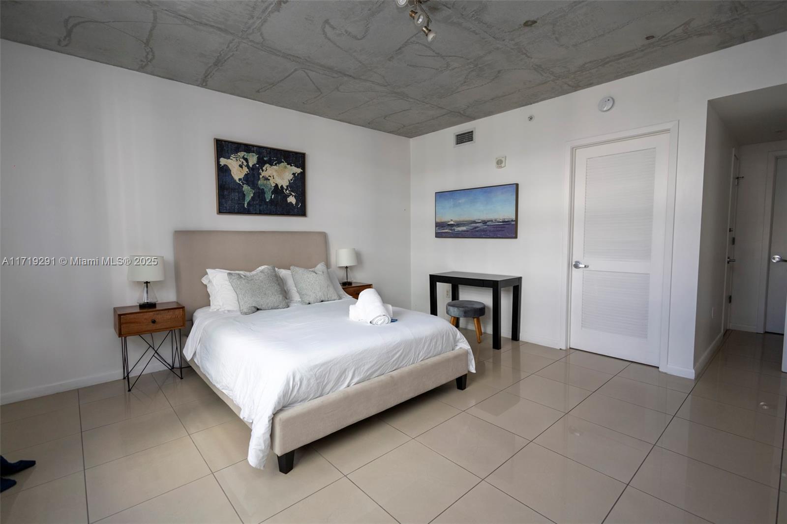 MIDBLOCK MIAMI CONDO - Residential