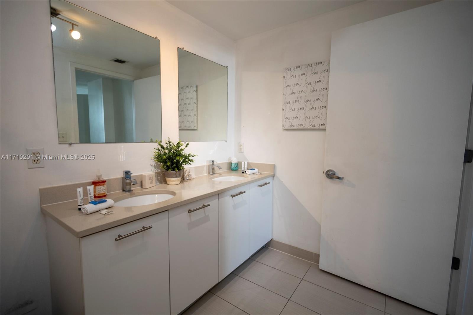 MIDBLOCK MIAMI CONDO - Residential