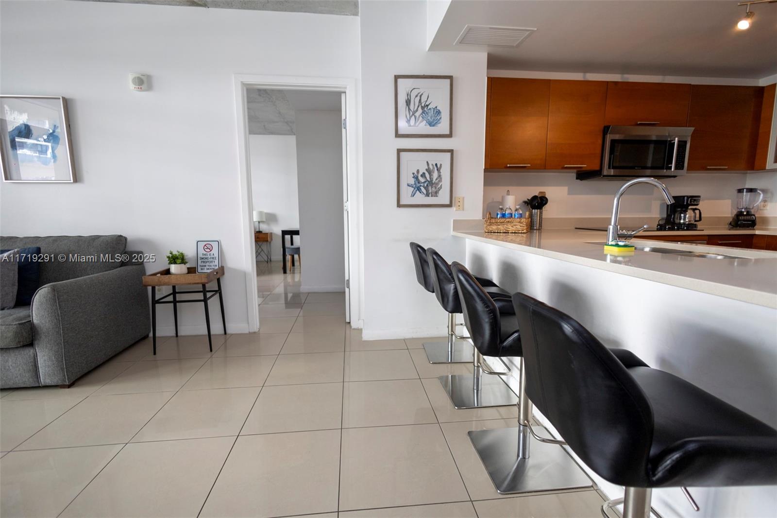 MIDBLOCK MIAMI CONDO - Residential