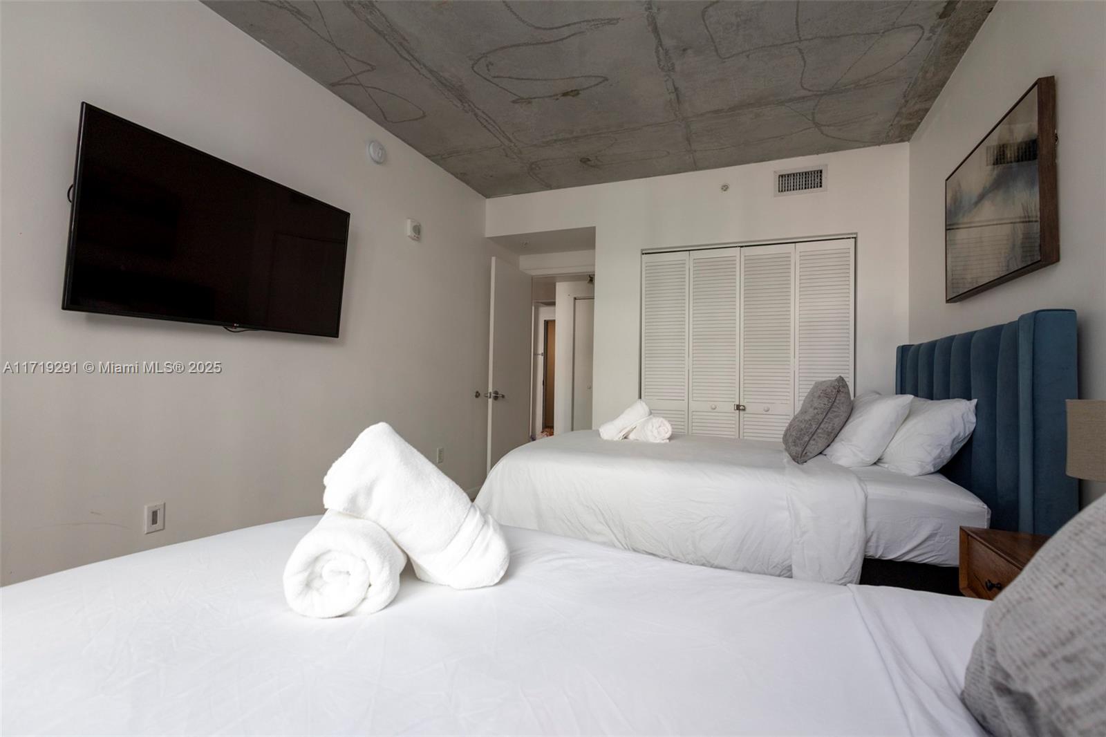 MIDBLOCK MIAMI CONDO - Residential