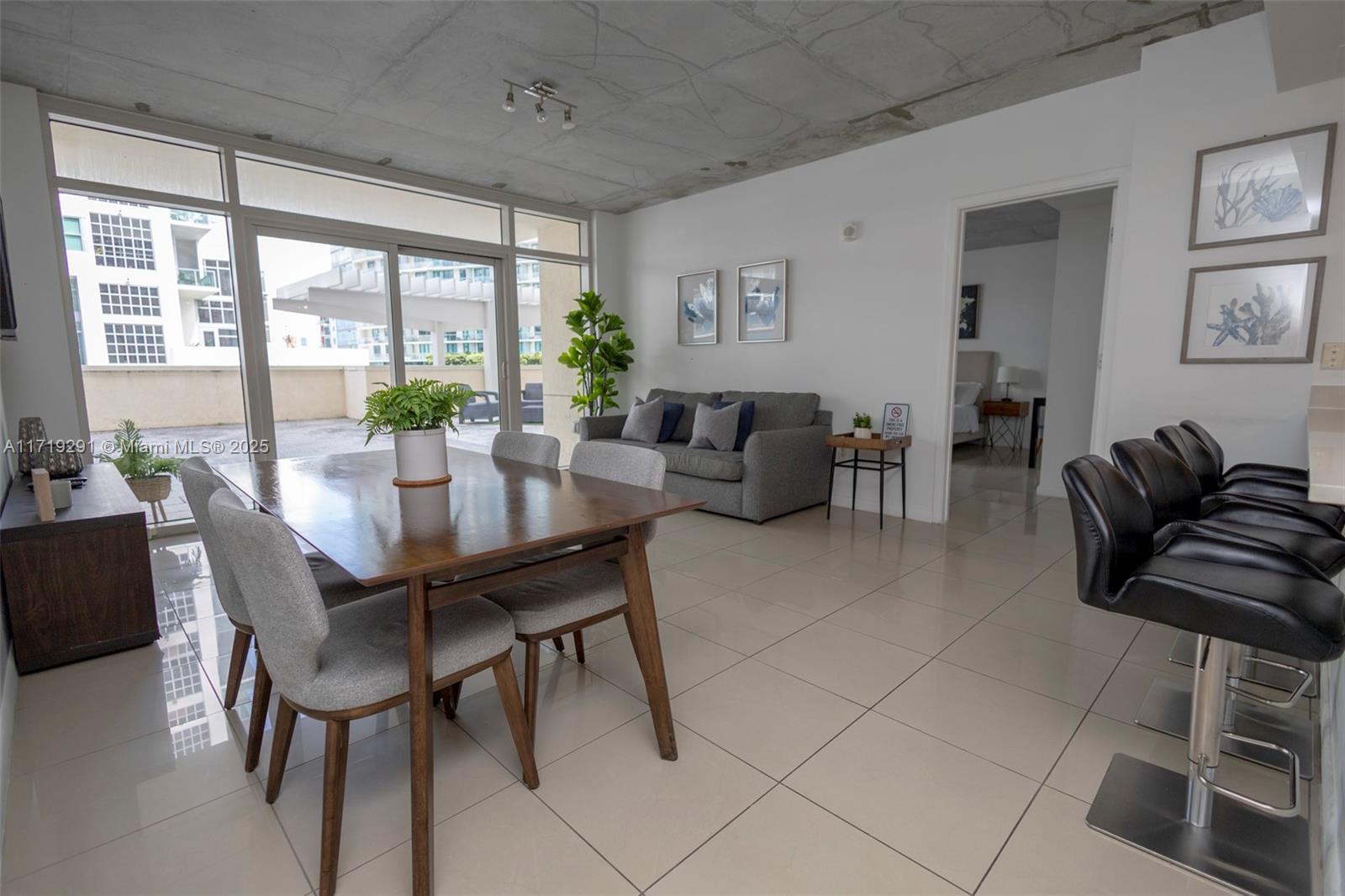 MIDBLOCK MIAMI CONDO - Residential