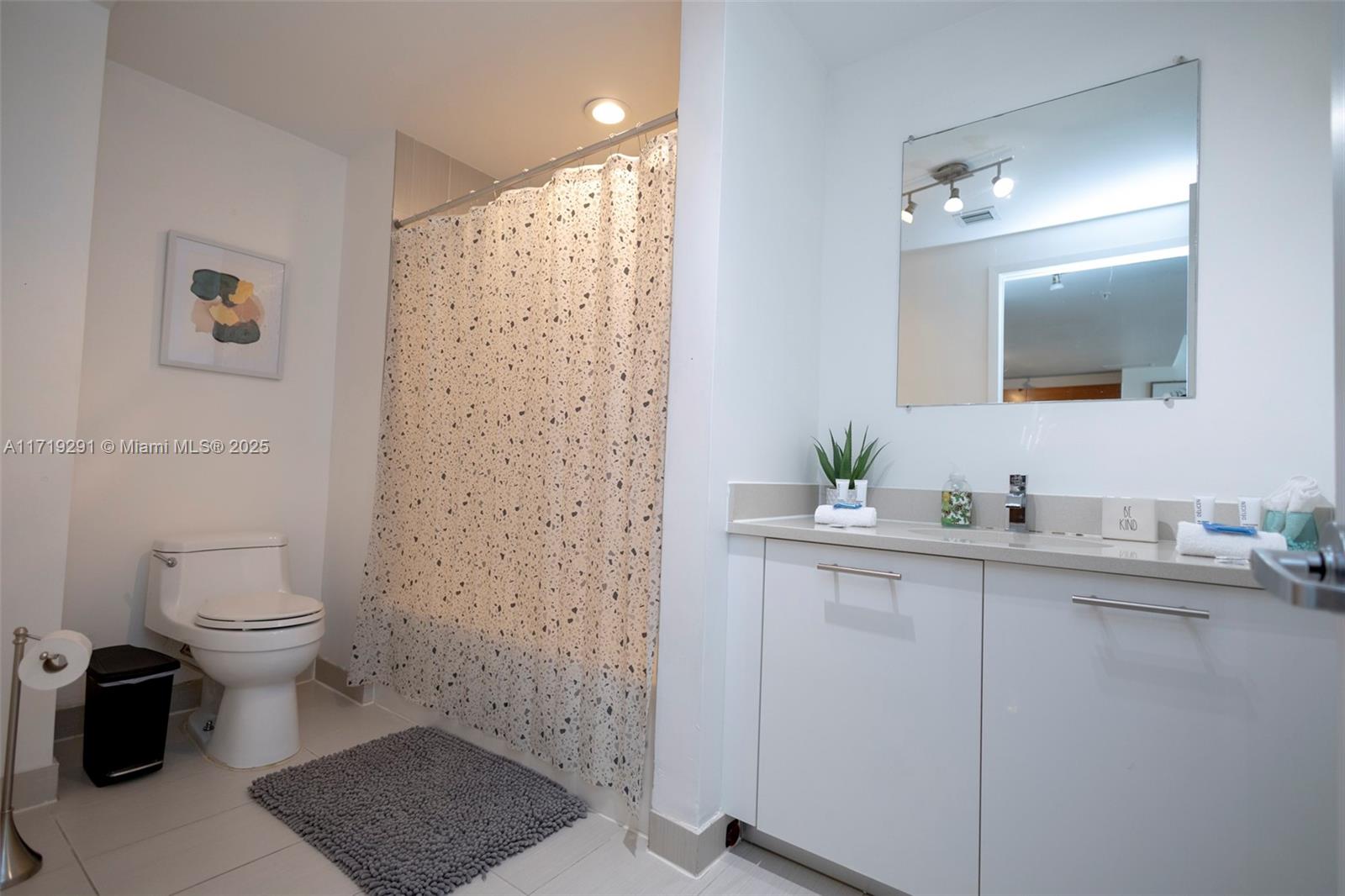 MIDBLOCK MIAMI CONDO - Residential