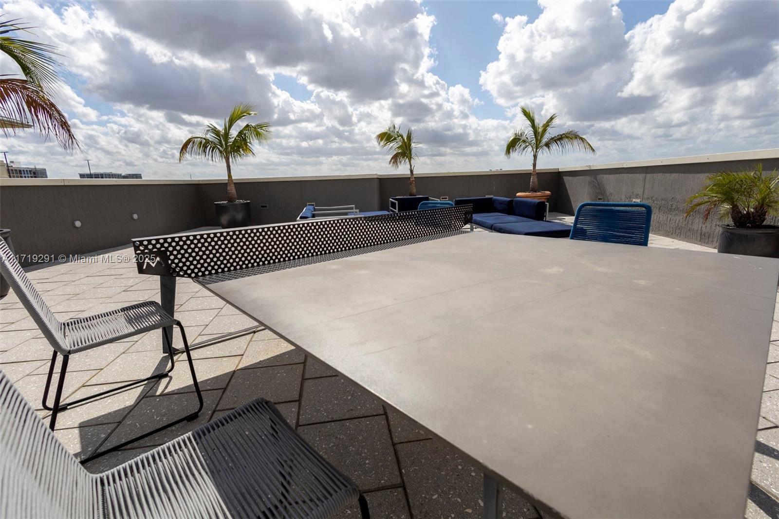 MIDBLOCK MIAMI CONDO - Residential
