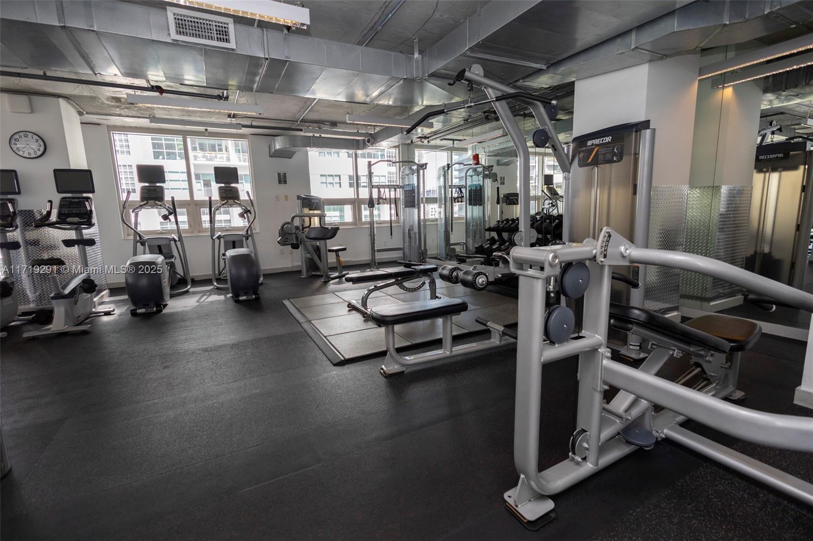 MIDBLOCK MIAMI CONDO - Residential