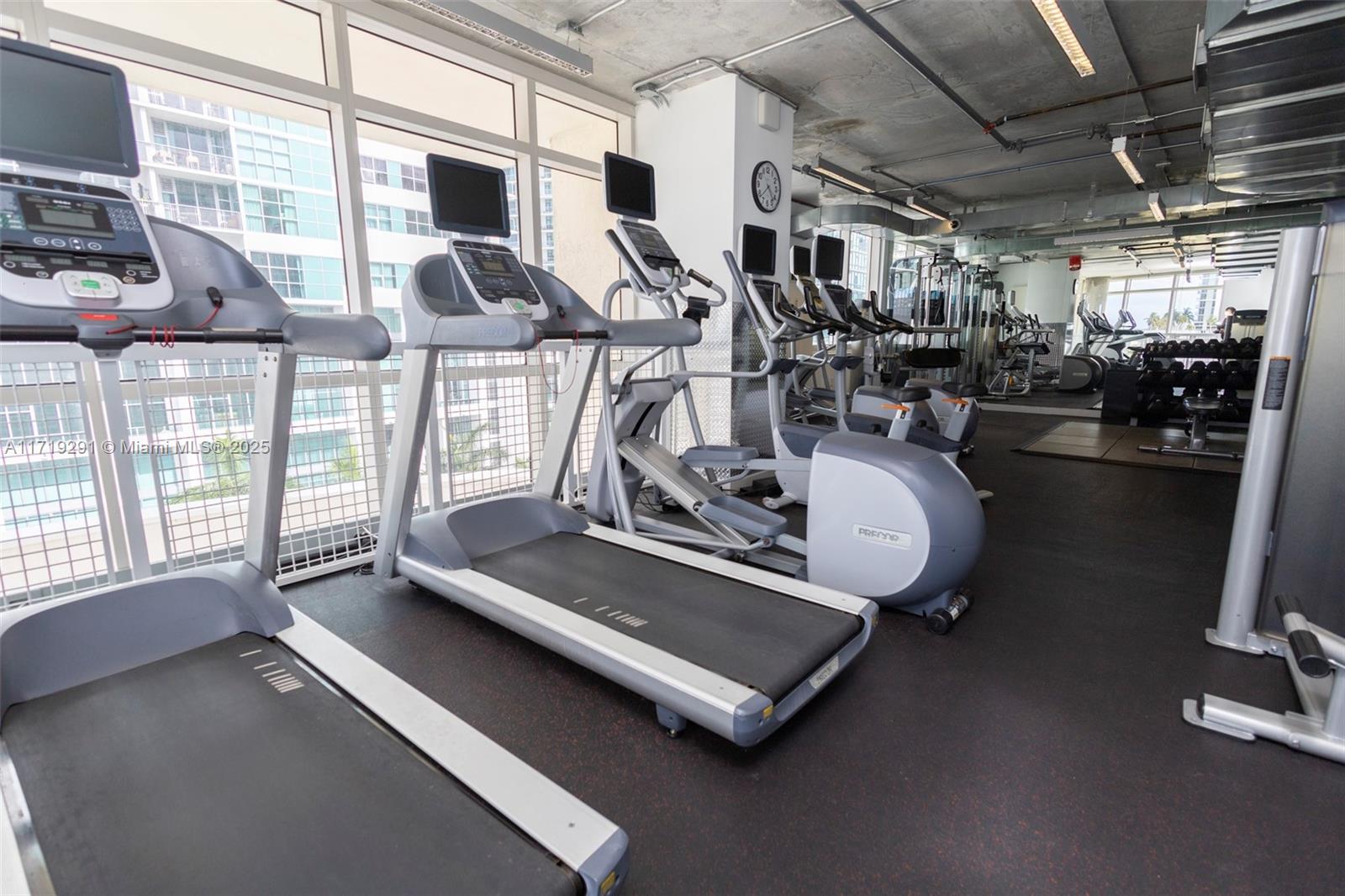 MIDBLOCK MIAMI CONDO - Residential