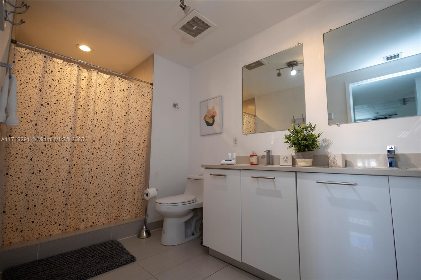 MIDBLOCK MIAMI CONDO - Residential