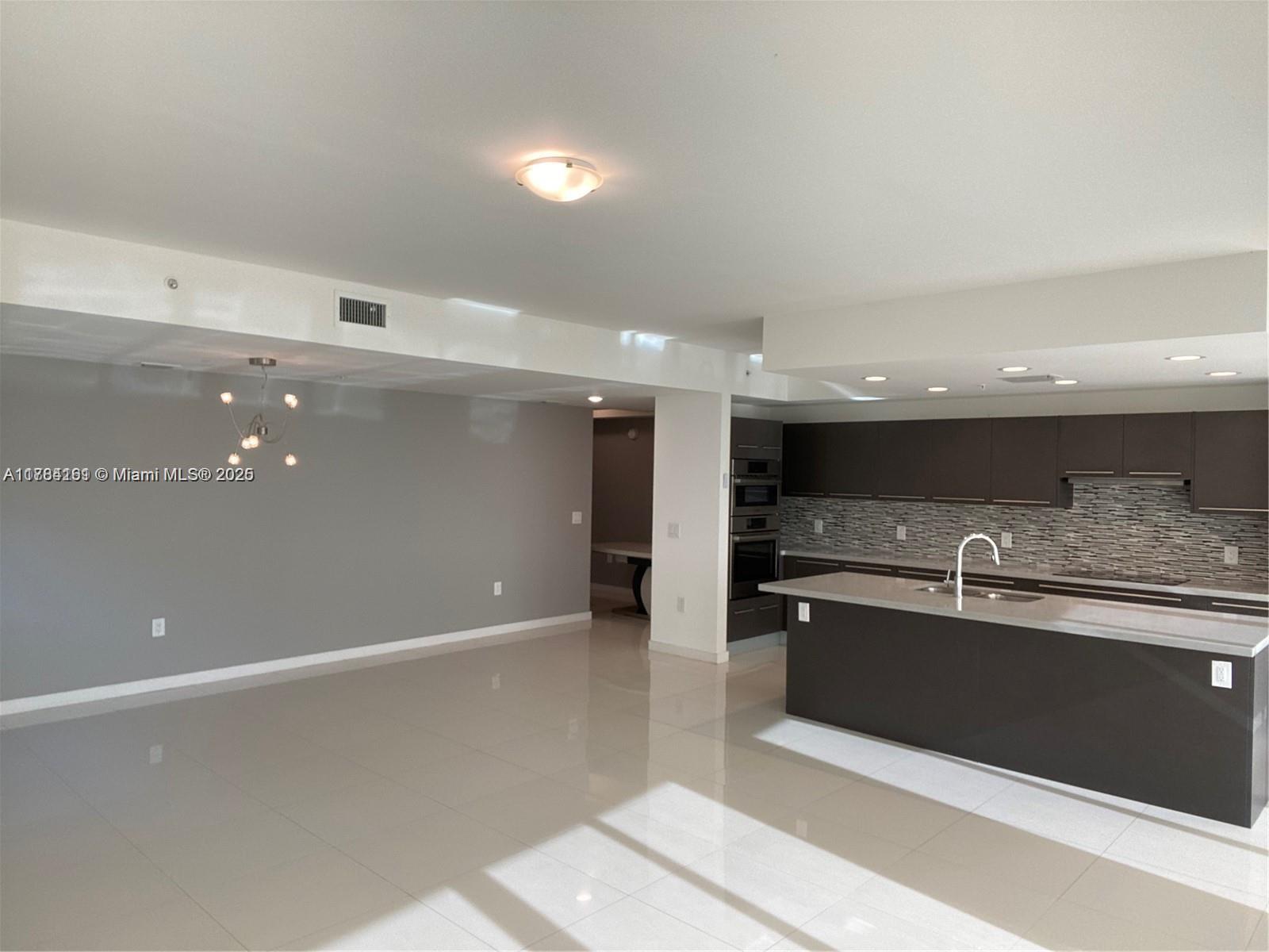 MIDTOWN - Residential