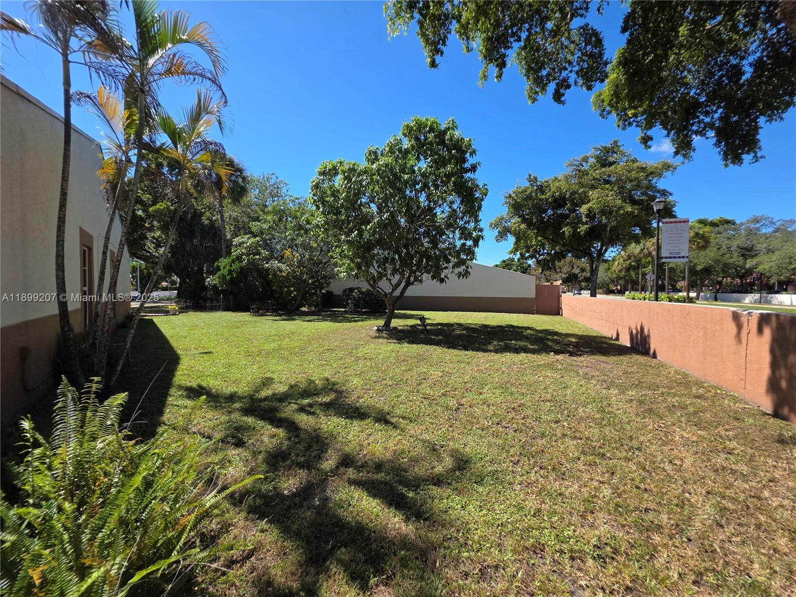 MIAMI LAKES LAKE MARTHA S - Residential