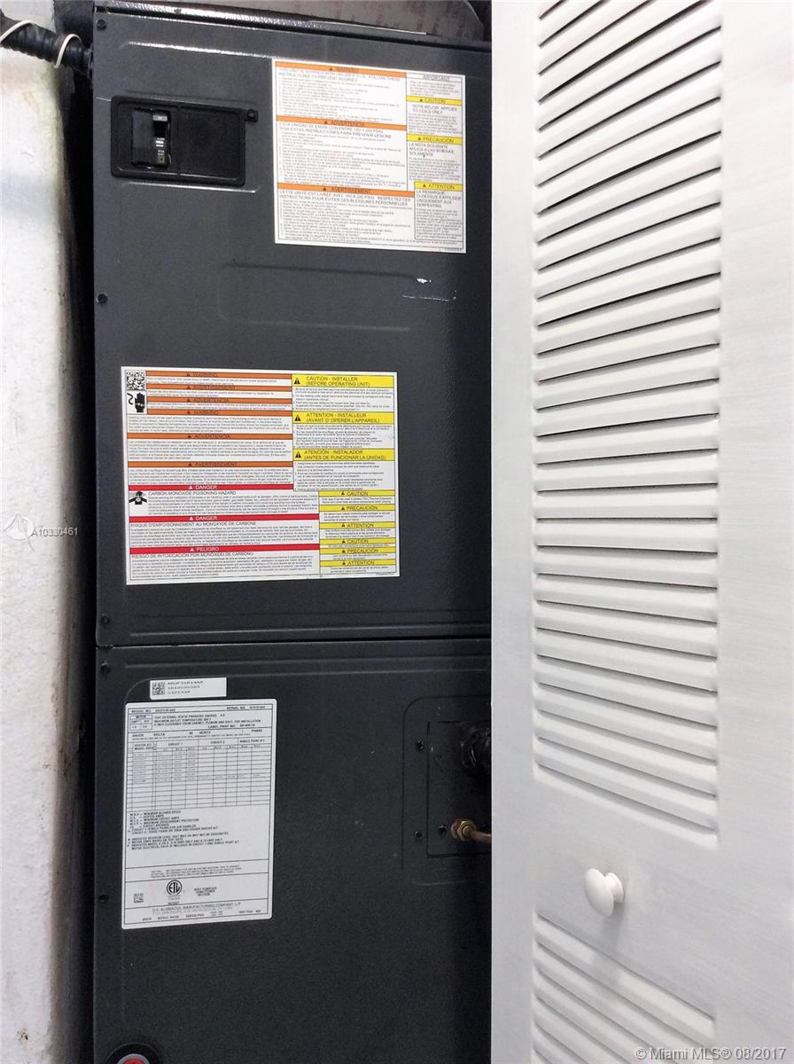 THE LOFTS TOWN VILLAS CON - Residential Lease