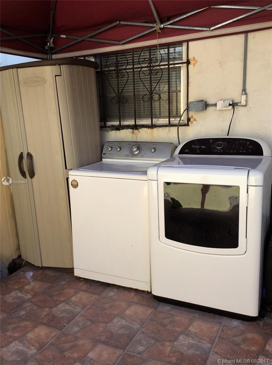 THE LOFTS TOWN VILLAS CON - Residential Lease