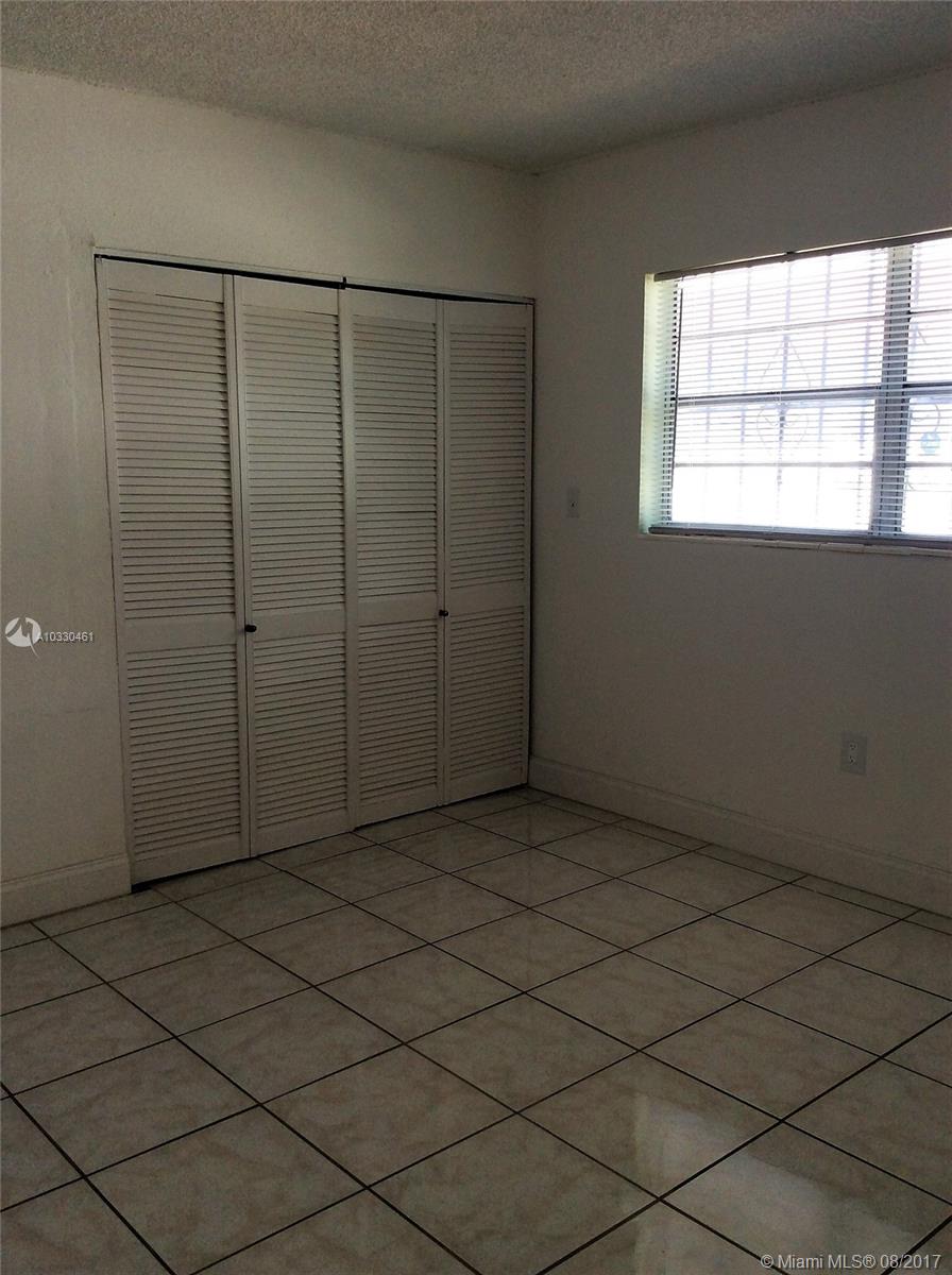 THE LOFTS TOWN VILLAS CON - Residential Lease