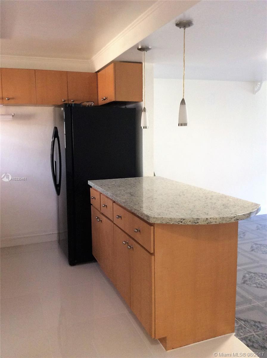 THE LOFTS TOWN VILLAS CON - Residential Lease