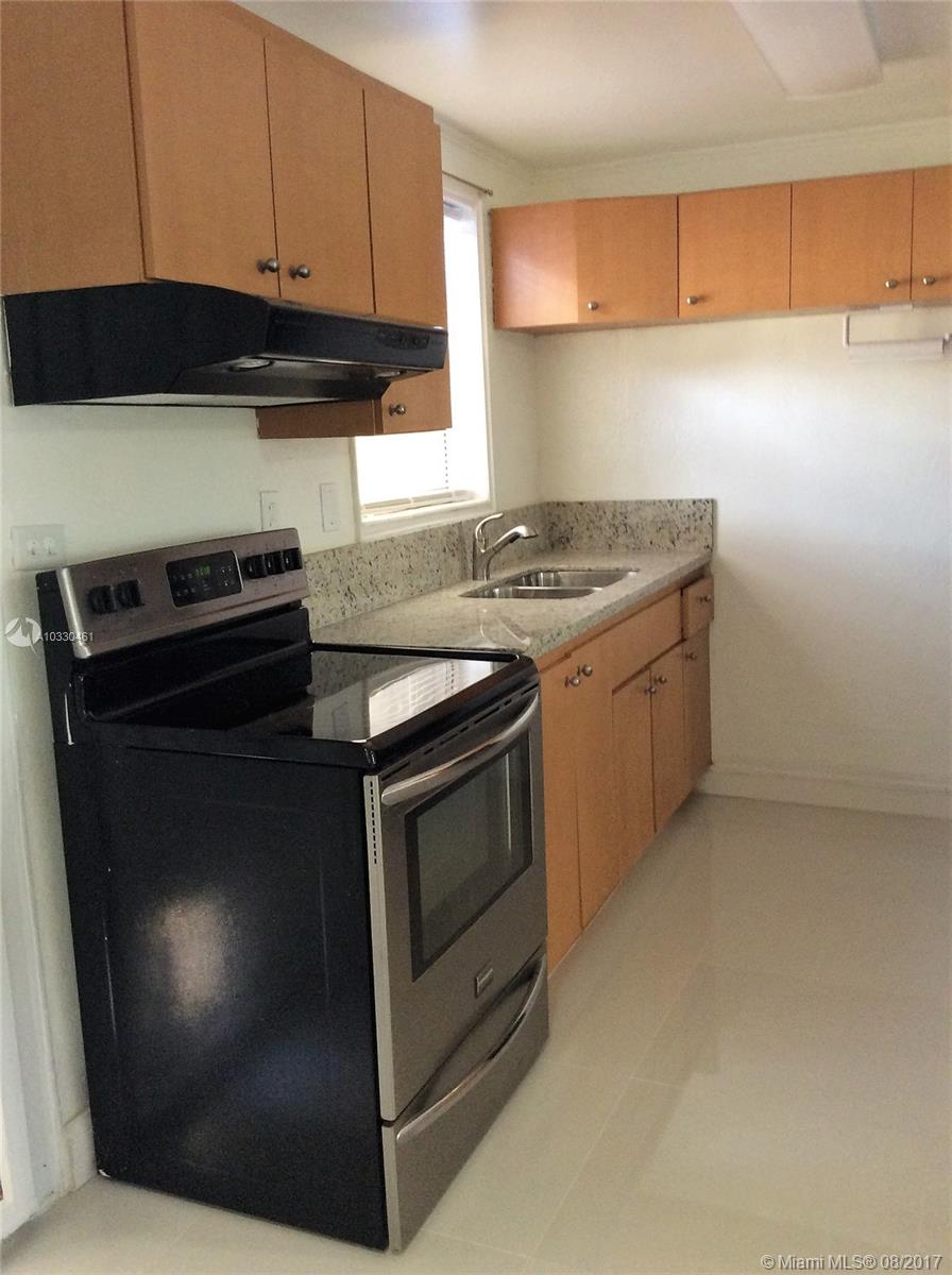 THE LOFTS TOWN VILLAS CON - Residential Lease