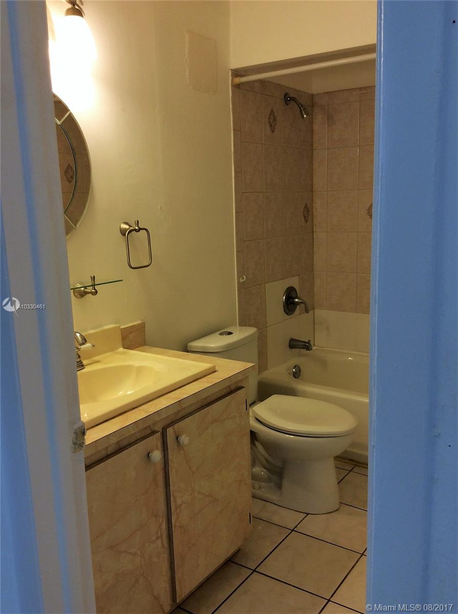 THE LOFTS TOWN VILLAS CON - Residential Lease