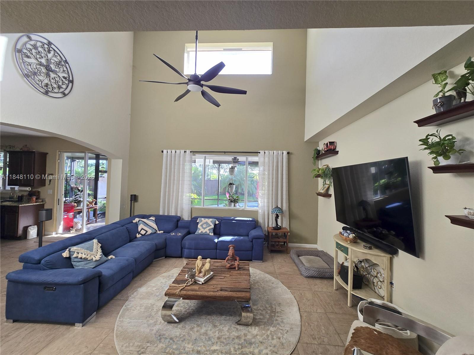 REDLAND REEF - Residential