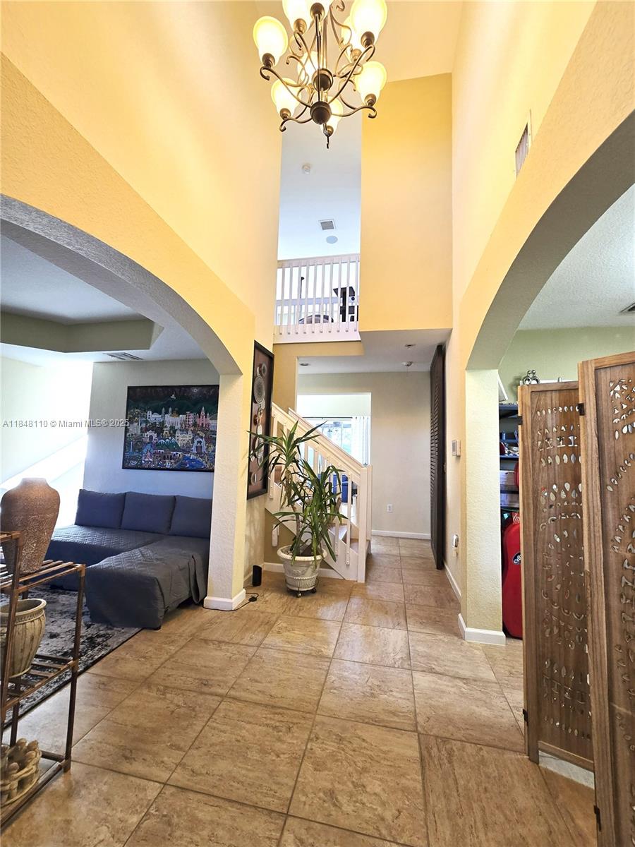 REDLAND REEF - Residential