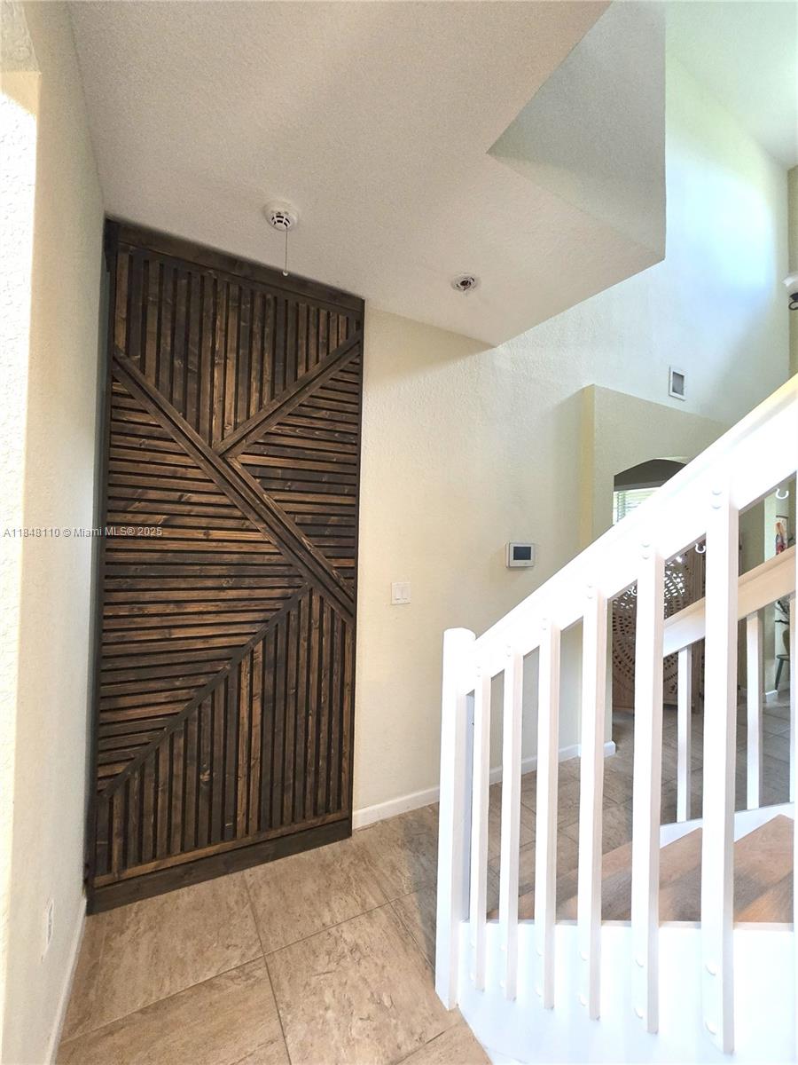 REDLAND REEF - Residential