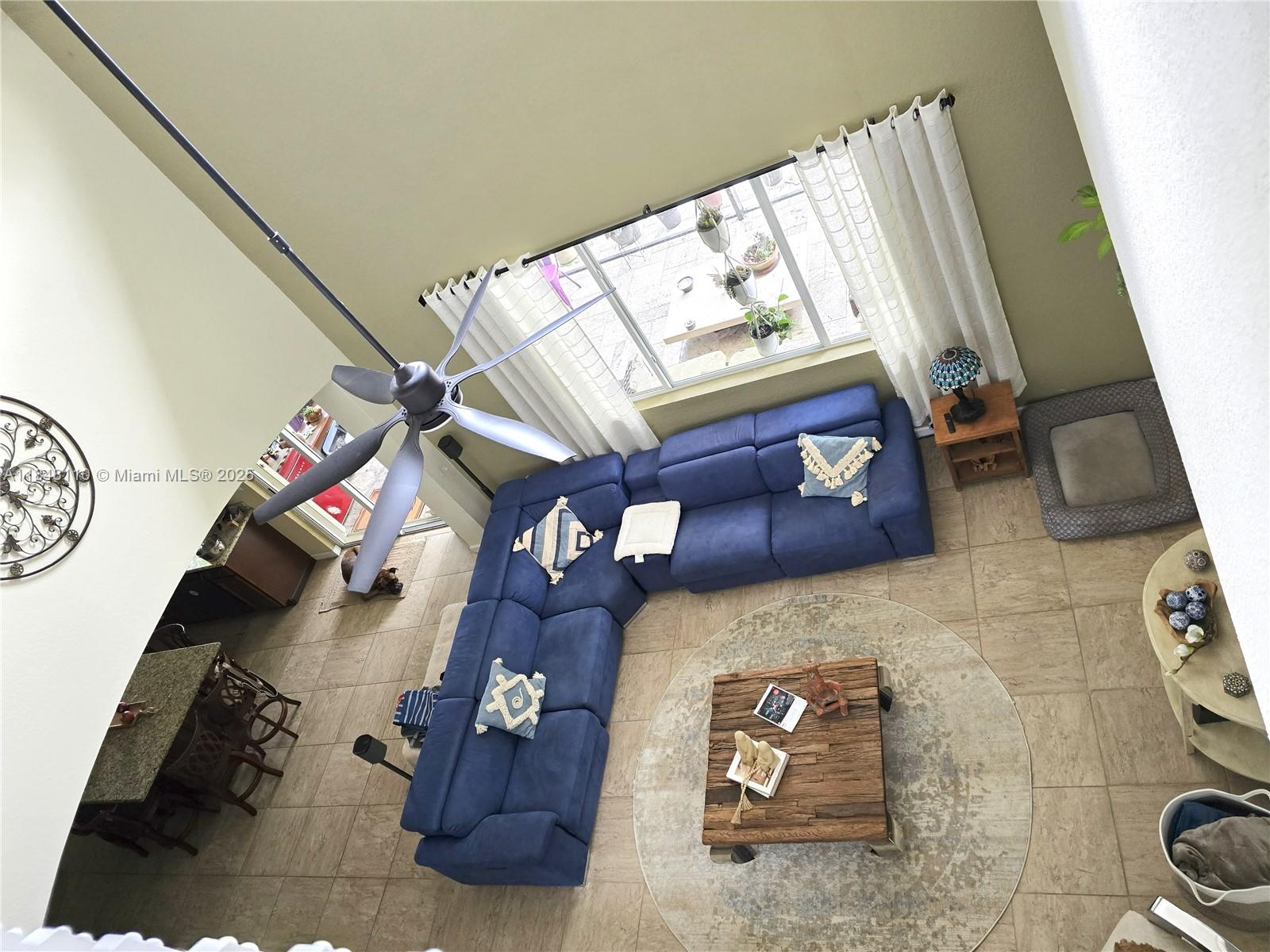 REDLAND REEF - Residential